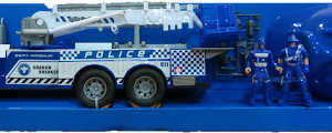 Set policial con camión a fricción